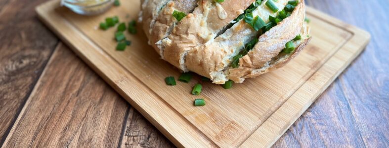 Cheesy Pull-Apart Garlic Bread Conebella-Cheddar-Bread